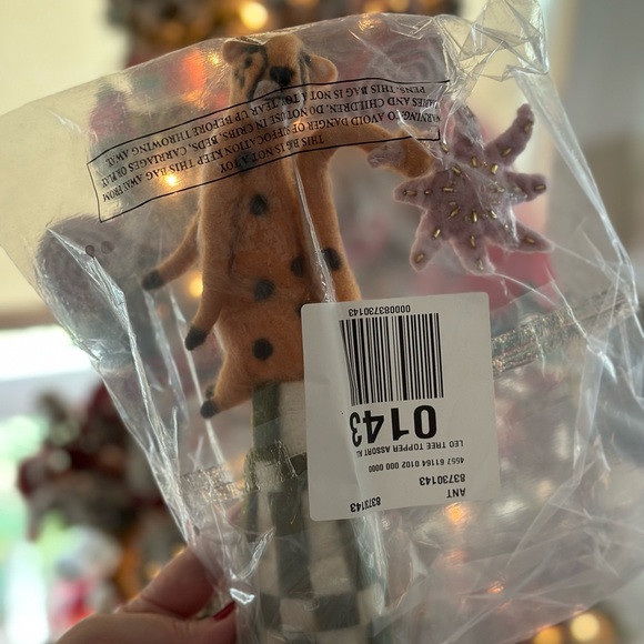 Leo the Friendly Lion Tree Topper - Picture 5 of 6